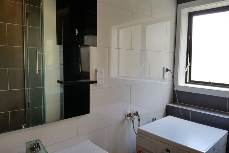 Photo of property in 1/7 Northwick Place, Hillcrest, Auckland, 0627