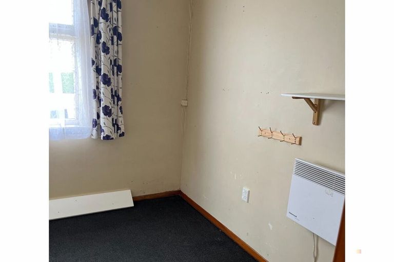Photo of property in 6-6a Timaru Road, Waimate, 7924