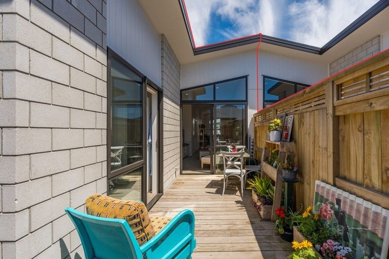 Photo of property in 16a Tamapahore Boulevard, Papamoa Beach, Papamoa, 3118