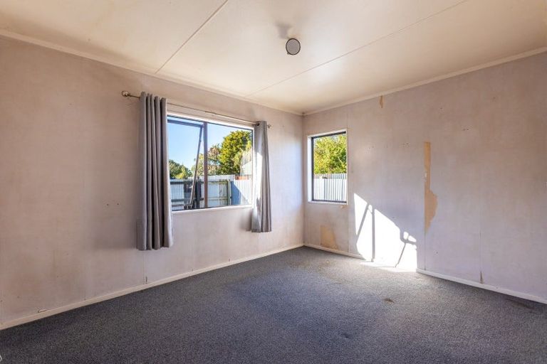 Photo of property in 90 Fergusson Street, Woodville, 4920