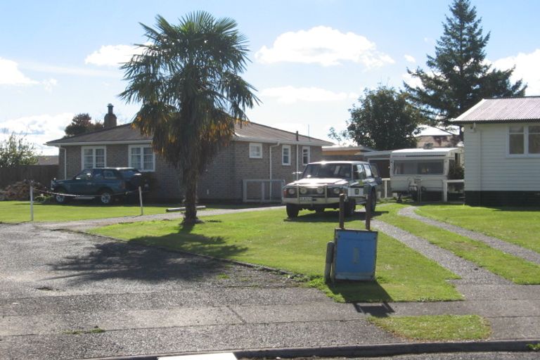 Photo of property in 2 Girvan Place, Tokoroa, 3420