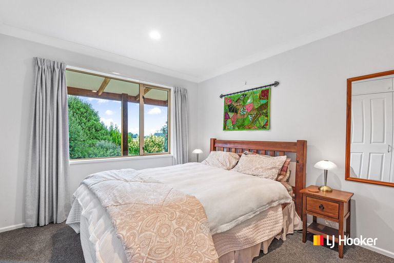 Photo of property in 16 Woodside Road, Woodside, Outram, 9073