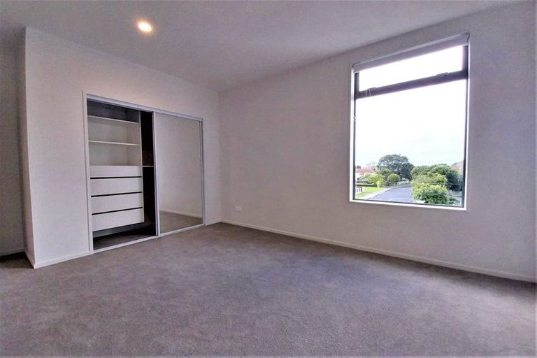 Photo of property in 588f Te Atatu Road, Te Atatu Peninsula, Auckland, 0610