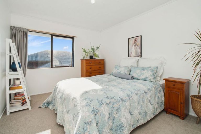 Photo of property in 1/5 Sharon Road, Waiake, Auckland, 0630