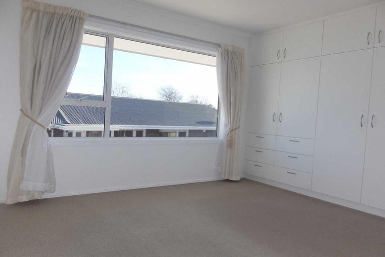 Photo of property in 11 Powell Crescent, Ilam, Christchurch, 8041