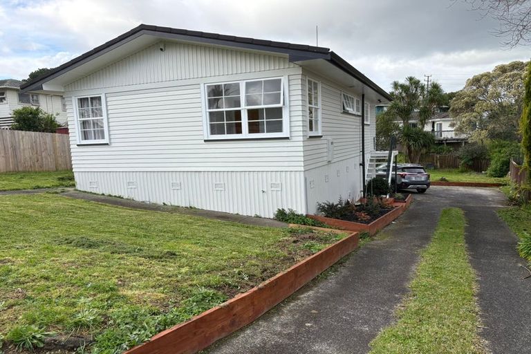 Photo of property in 4 Anich Road, Massey, Auckland, 0614