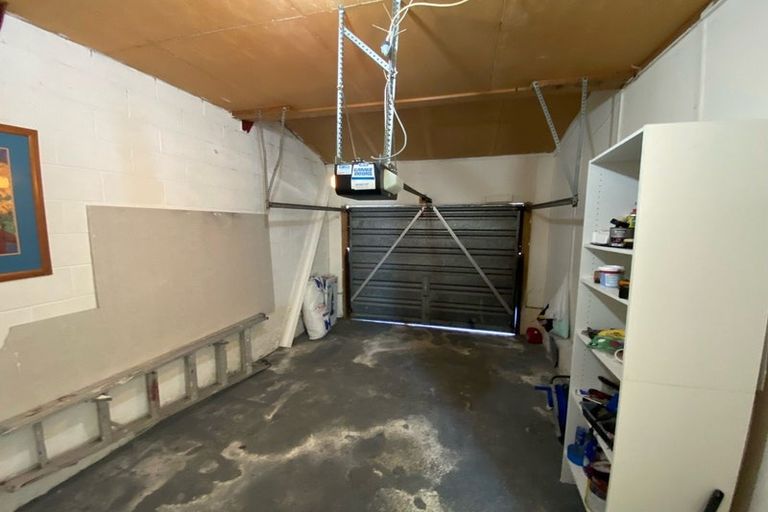 Photo of property in 54 Churton Drive, Churton Park, Wellington, 6037