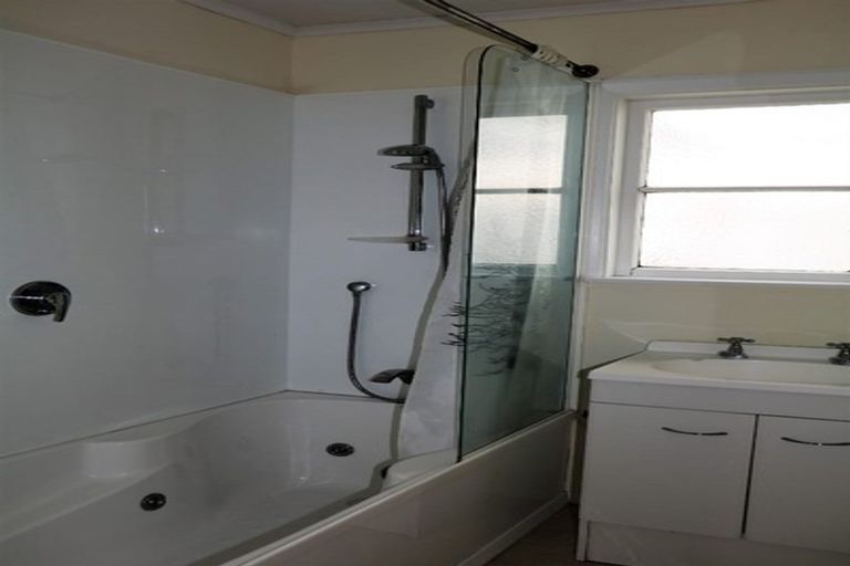 Photo of property in 5 Mcgowan Road, Wainuiomata, Lower Hutt, 5014