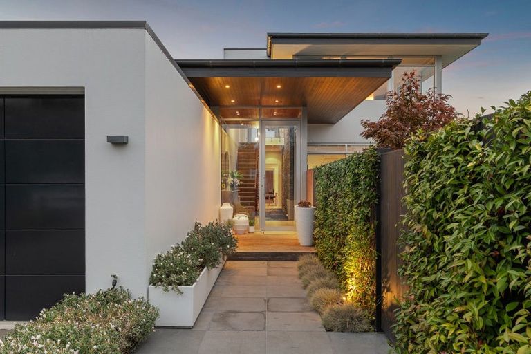 Photo of property in 10 Royds Street, Fendalton, Christchurch, 8014
