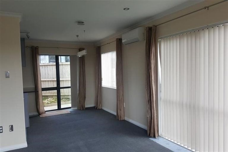Photo of property in 25 Gordon Stanley Drive, Massey, Auckland, 0614