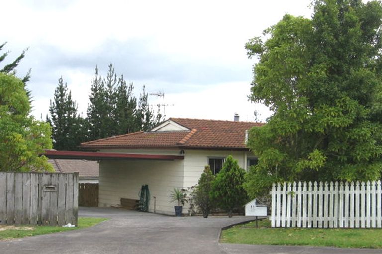 Photo of property in 11 Glenbury Place, Massey, Auckland, 0614