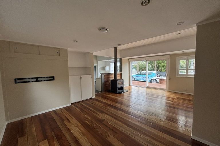 Photo of property in 2 Te Pari Pari Road, Pukerua Bay, 5026