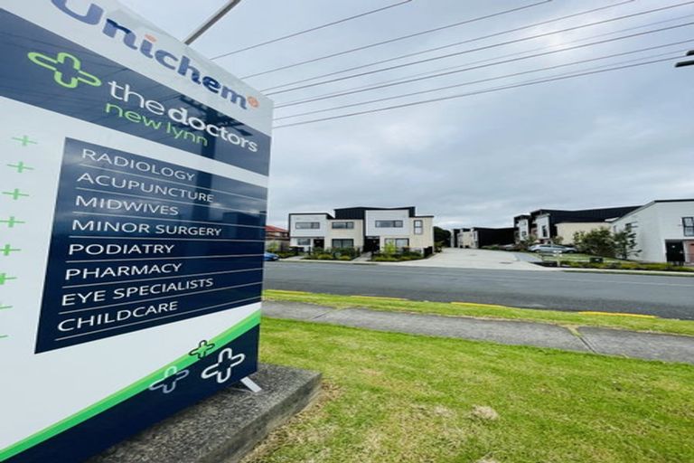 Photo of property in 6 Korama Lane, New Lynn, Auckland, 0600