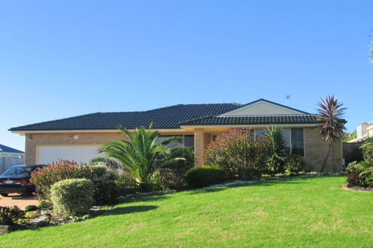 Photo of property in 24 Fleetwood Drive, Henderson, Auckland, 0612