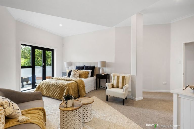 Photo of property in 25u2 Thane Road, Roseneath, Wellington, 6011