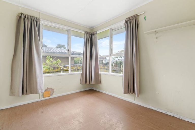 Photo of property in 10 Leonard Place, Otara, Auckland, 2023