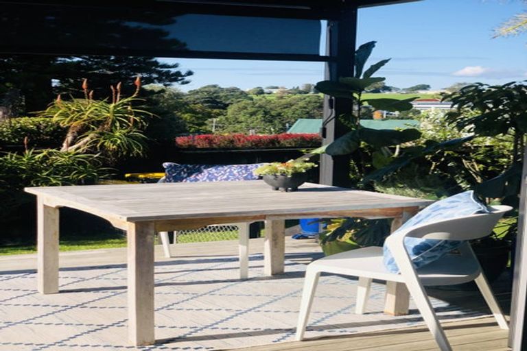 Photo of property in 15 Old Lake Road, Narrow Neck, Auckland, 0624