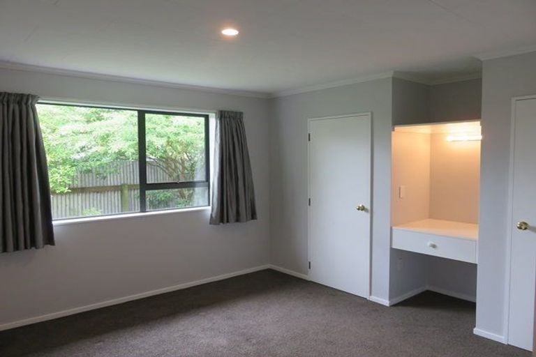 Photo of property in 12a Somerset Crescent, Highbury, Palmerston North, 4412