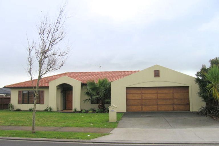 Photo of property in 13 Caltra Place, East Tamaki, Auckland, 2016