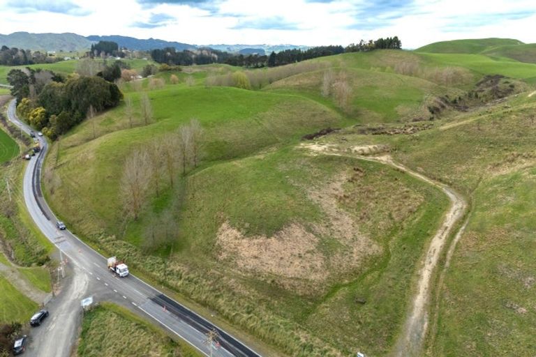 Photo of property in 209 Pourerere Road, Waipawa, 4271