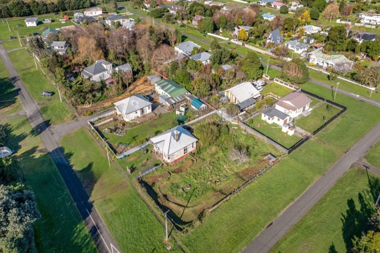 Photo of property in 62-64 Patu-kukupa Street, Manaia, 4612