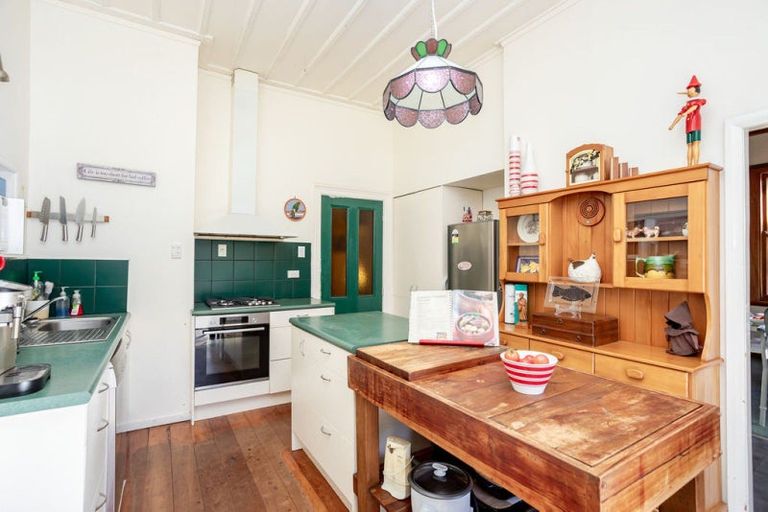 Photo of property in 41 Riverdale Road, Dannevirke, 4930