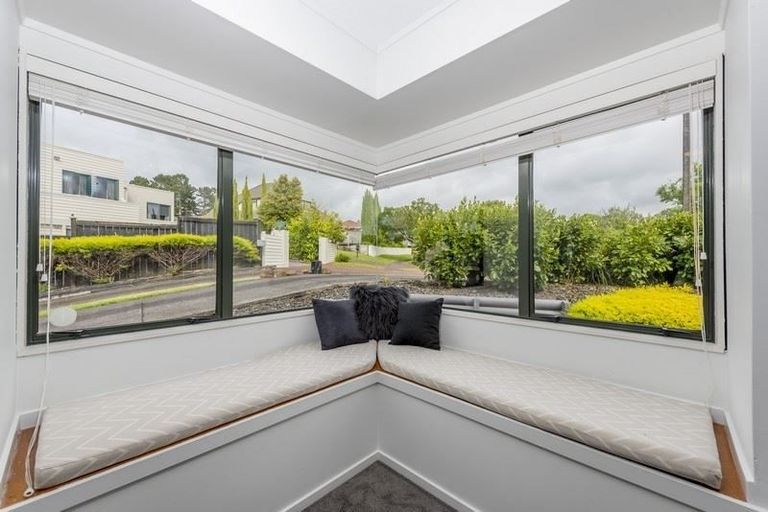 Photo of property in 11 Queen Natalie Place, Massey, Auckland, 0614