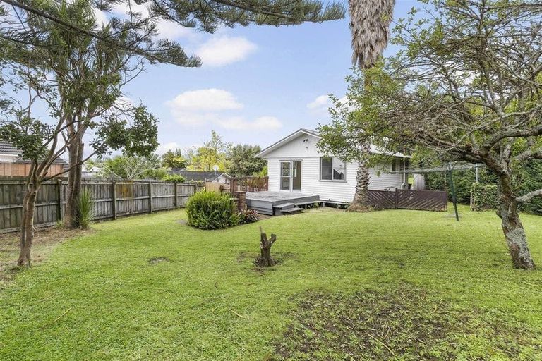 Photo of property in 10 Larne Avenue, Pakuranga Heights, Auckland, 2010