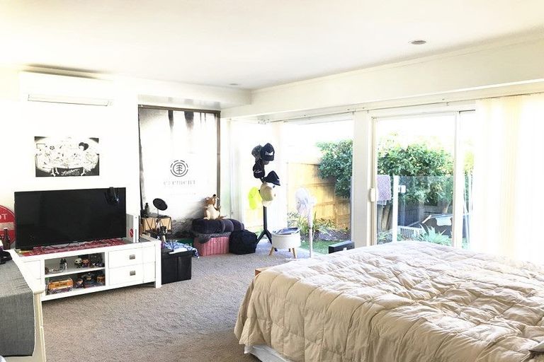 Photo of property in 1b Burford Place, Mellons Bay, Auckland, 2014