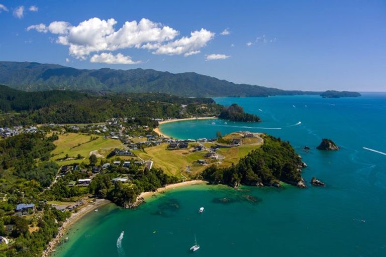 Photo of property in 24 Cook Crescent, Kaiteriteri, Motueka, 7197