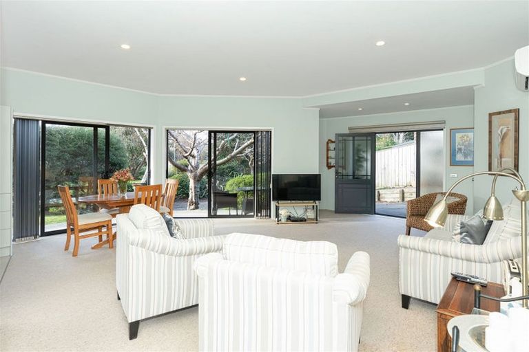 Photo of property in 206 Mazengarb Road, Paraparaumu, 5032