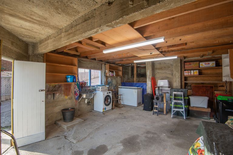 Photo of property in 3 Martin Road, Fairfield, Dunedin, 9018