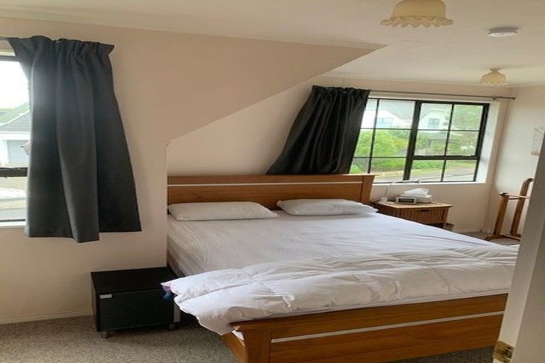 Photo of property in 42 Satara Crescent, Khandallah, Wellington, 6035