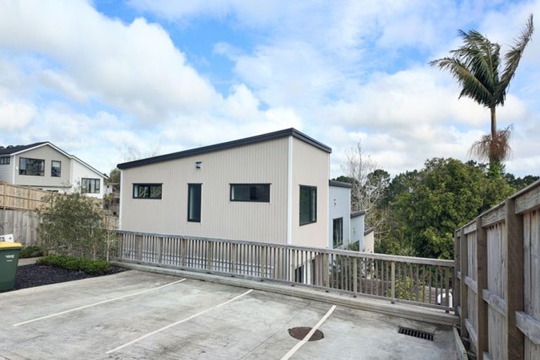 Photo of property in 44b Cyclarama Crescent, Massey, Auckland, 0614