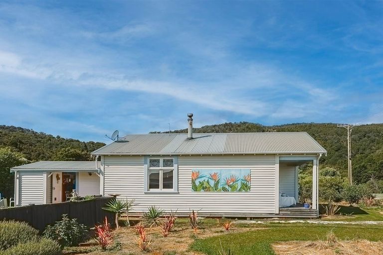 Photo of property in 5 River Road, Hector, 7822