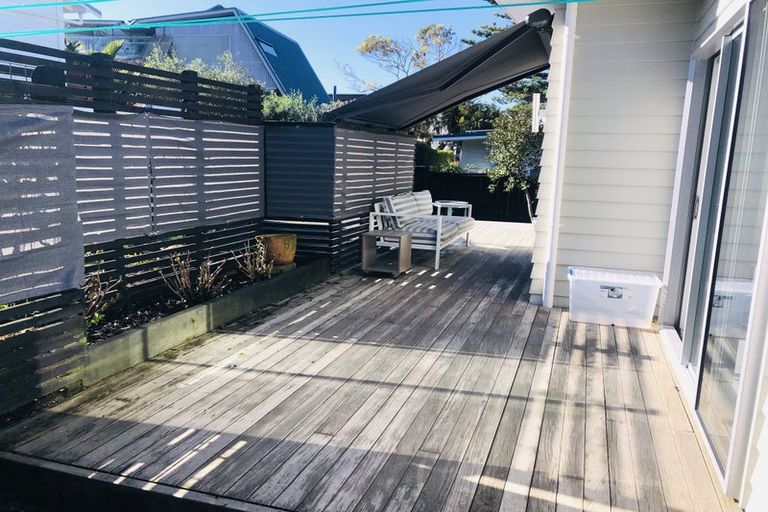 Photo of property in 15 Old Lake Road, Narrow Neck, Auckland, 0624