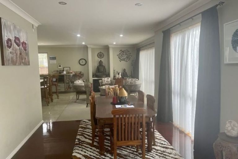 Photo of property in 28 Kaseng Place, East Tamaki Heights, Auckland, 2016