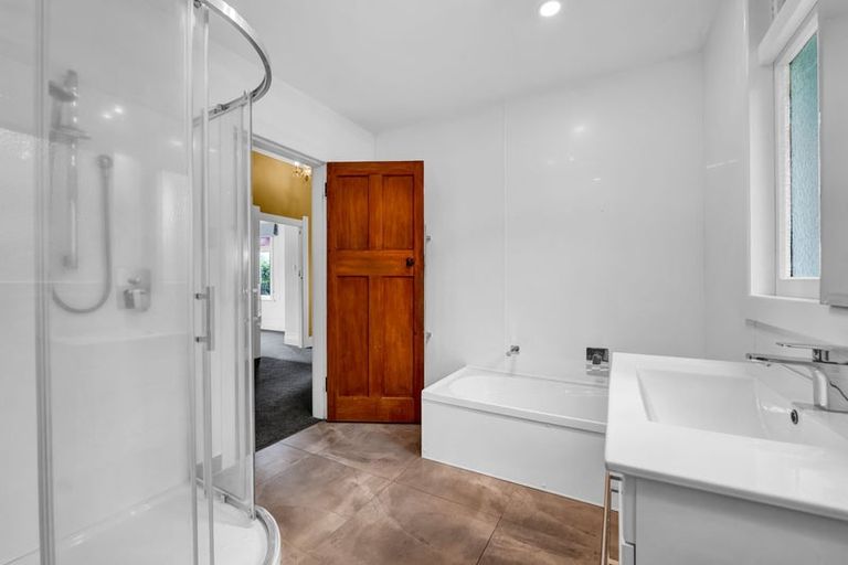 Photo of property in 10 Cameron Street, Hawera, 4610
