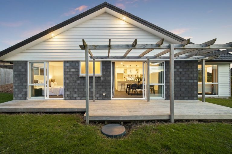 Photo of property in 38 Walter Lawry Road, Paerata, Pukekohe, 2124