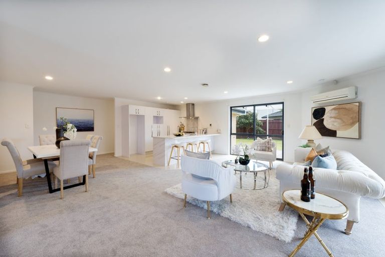 Photo of property in 4 Shiraz Place, Henderson, Auckland, 0612