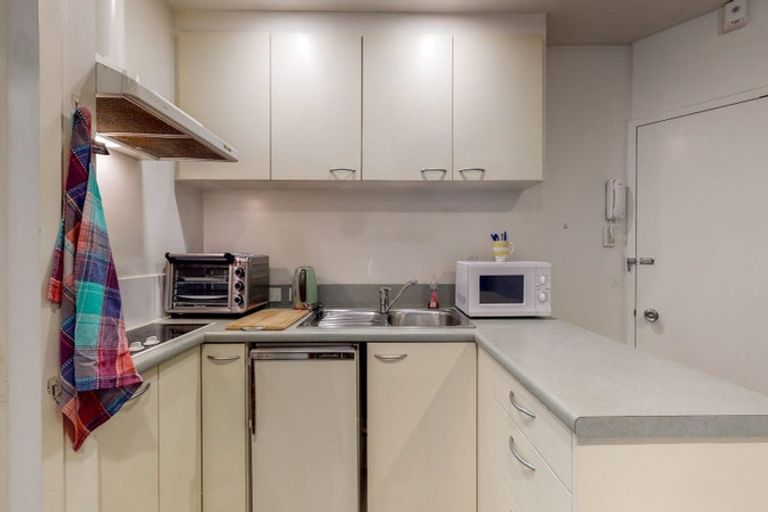 Photo of property in Capital Hill Apartments, 13/54u Hill Street, Thorndon, Wellington, 6011