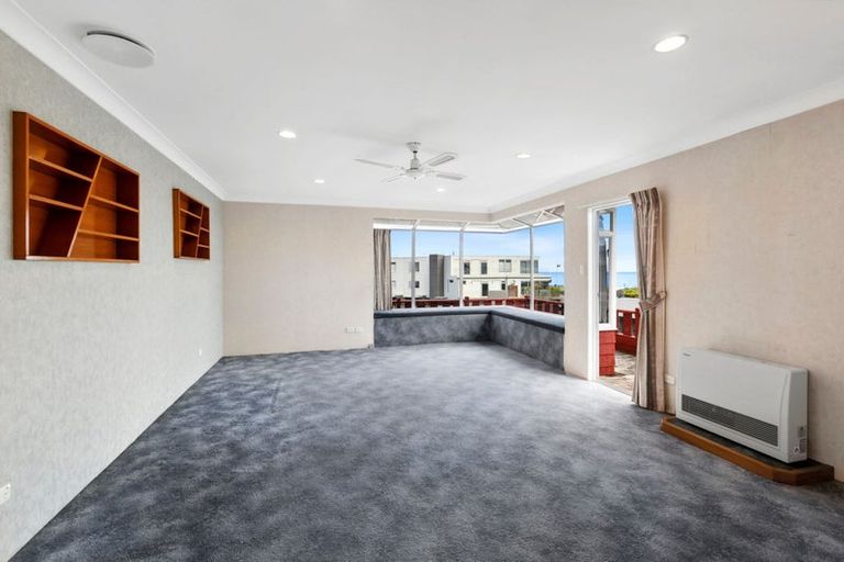 Photo of property in 5 Nobs Line, Strandon, New Plymouth, 4312