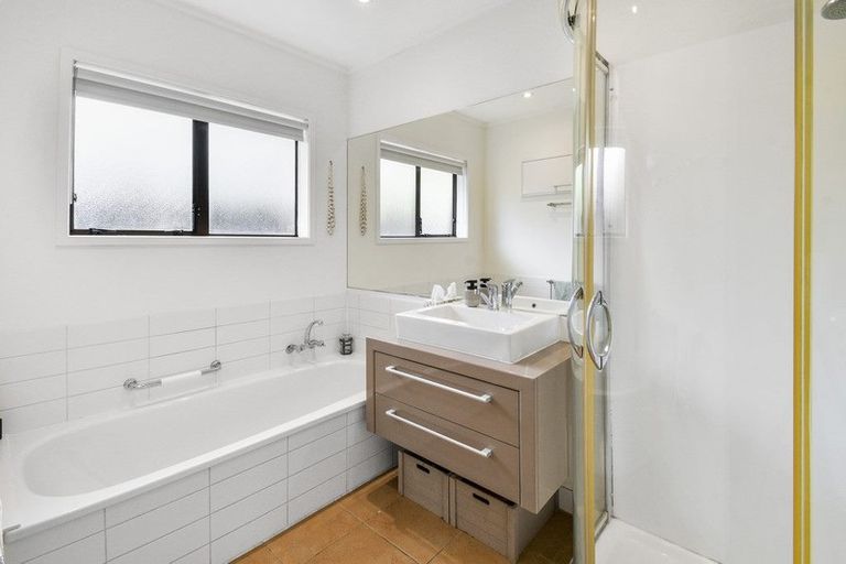 Photo of property in 34a Landscape Road, Pukekohe, 2120