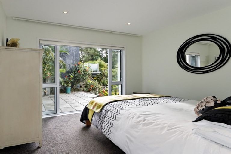 Photo of property in 28 Opou Road, Titirangi, Auckland, 0604