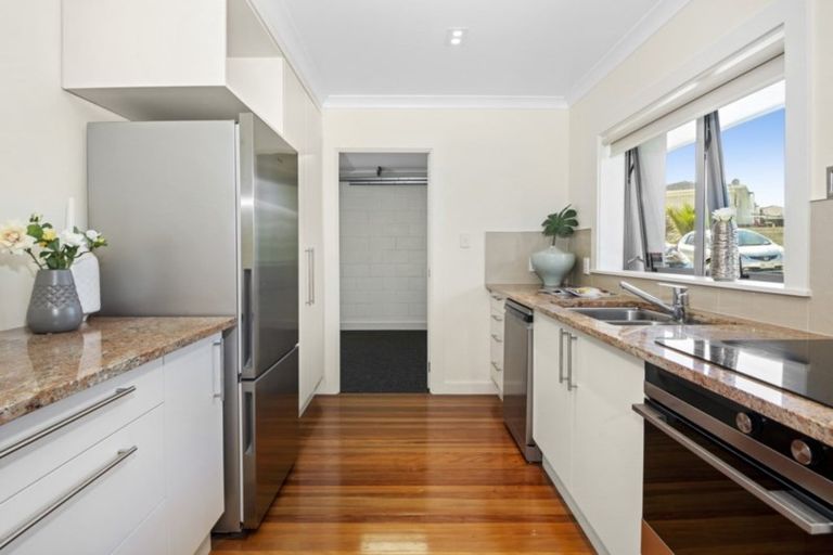 Photo of property in 1/7 Pinero Place, Bucklands Beach, Auckland, 2014