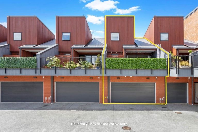 Photo of property in 76 Hobsonville Point Road, Hobsonville, Auckland, 0616