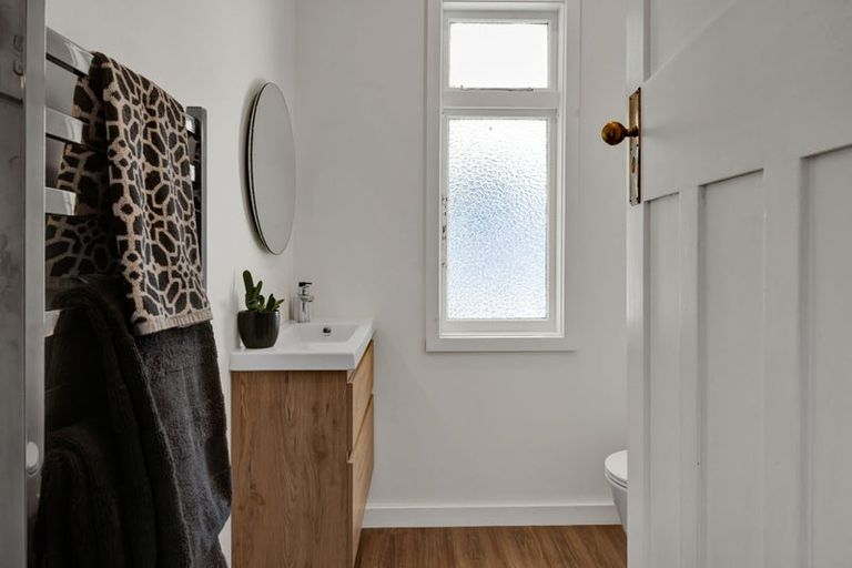 Photo of property in 2 Moana Crescent, Blagdon, New Plymouth, 4310