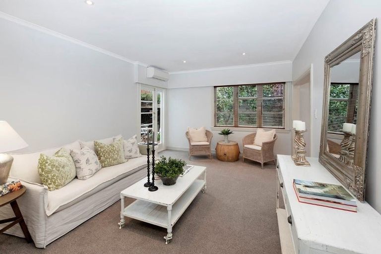 Photo of property in 56 Kotare Street, Waikanae, 5036