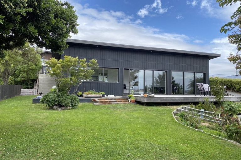 Photo of property in 5 Te Awakura Terrace, Mount Pleasant, Christchurch, 8081
