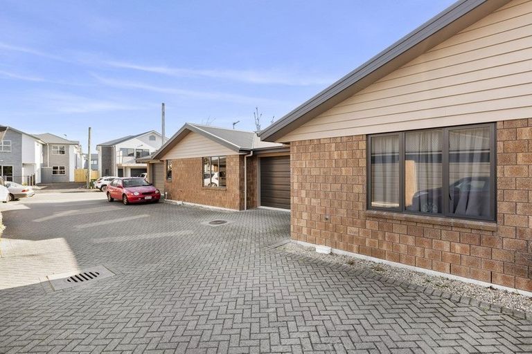 Photo of property in 31u2 Jones Crescent, Melville, Hamilton, 3206